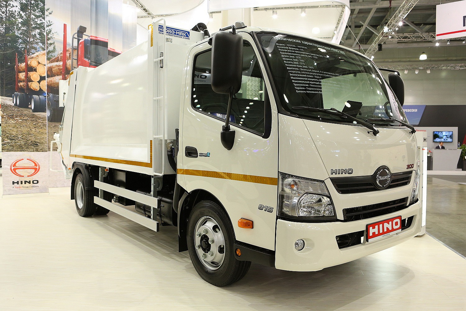 HINO серия 300 Полная масса 7,5 т Шасси XZU