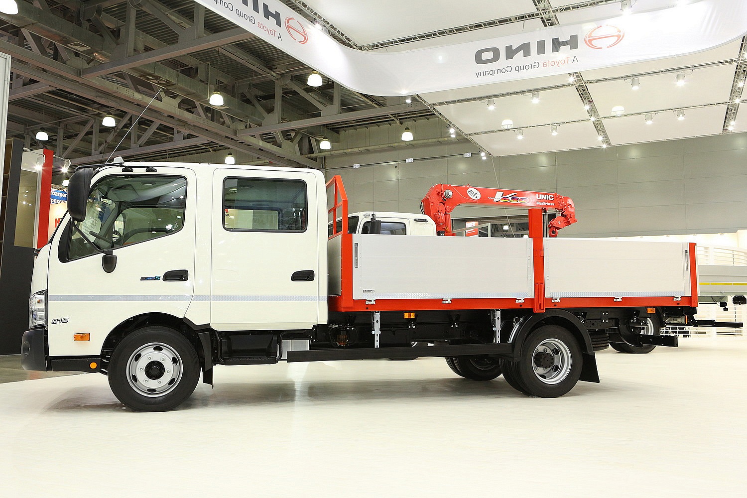 HINO серия 300 Полная масса 7,5 т Шасси XZU